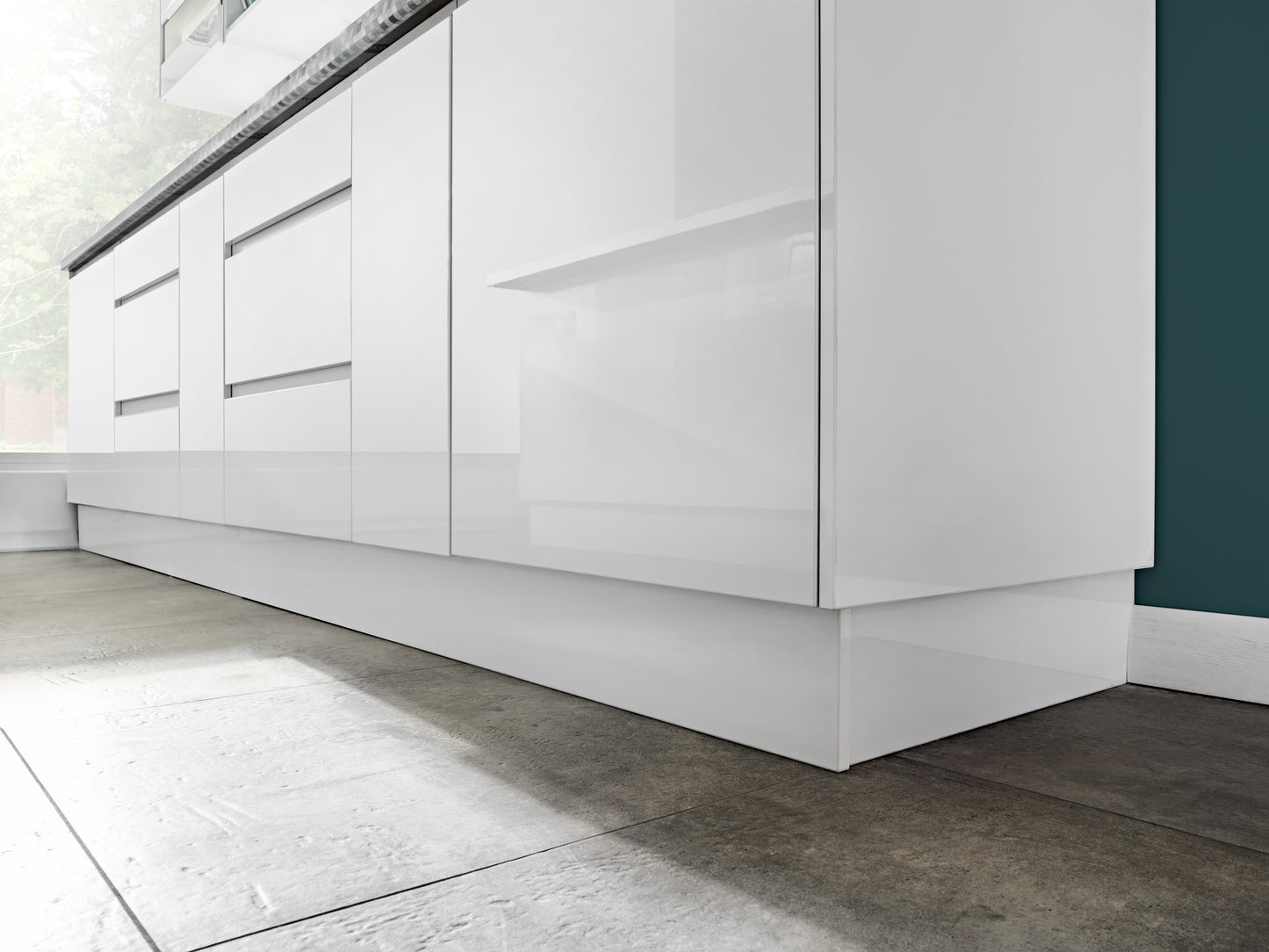 Küchenzeile VEL 360 cm , Soft Close Funktion, Korpus Farbe Weiß matt, Front Farbe wählbar